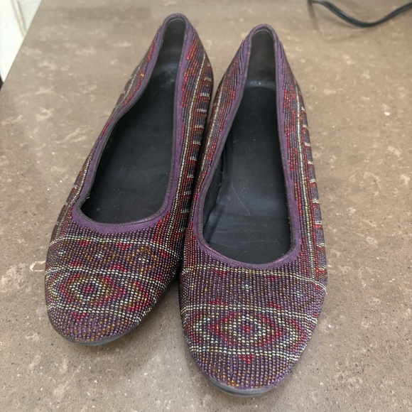 Donald J Pliner Nice Hasin Flats Beaded Purple Aztek Design Size 9 - Picture 2 of 3